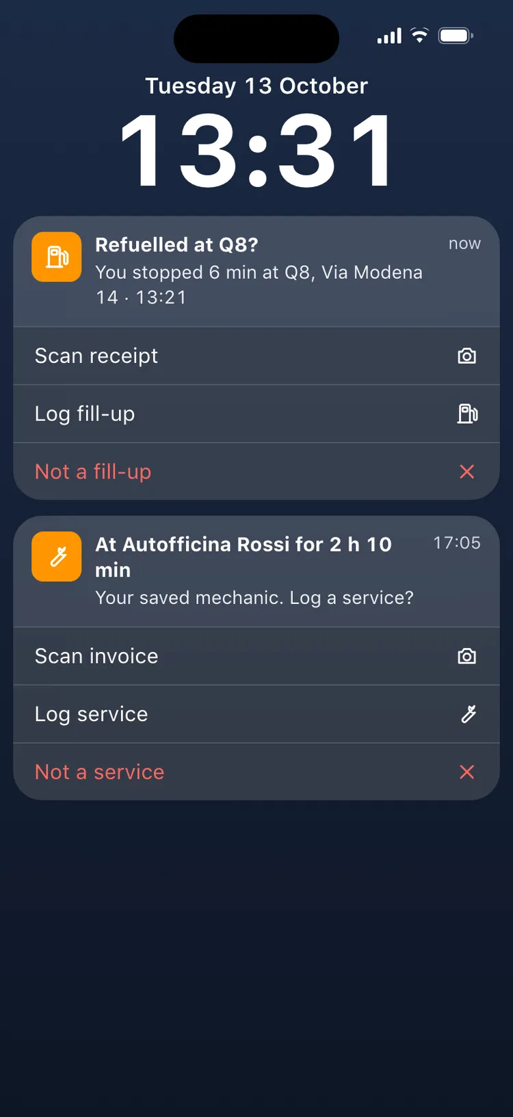 Notifications sur l’écran verrouillé après un parcours : « Plein fait à Q8 ? » avec Scanner le ticket, Enregistrer le plein et Pas de plein, et « 2 h 10 chez Autofficina Rossi — enregistrer un entretien ? »