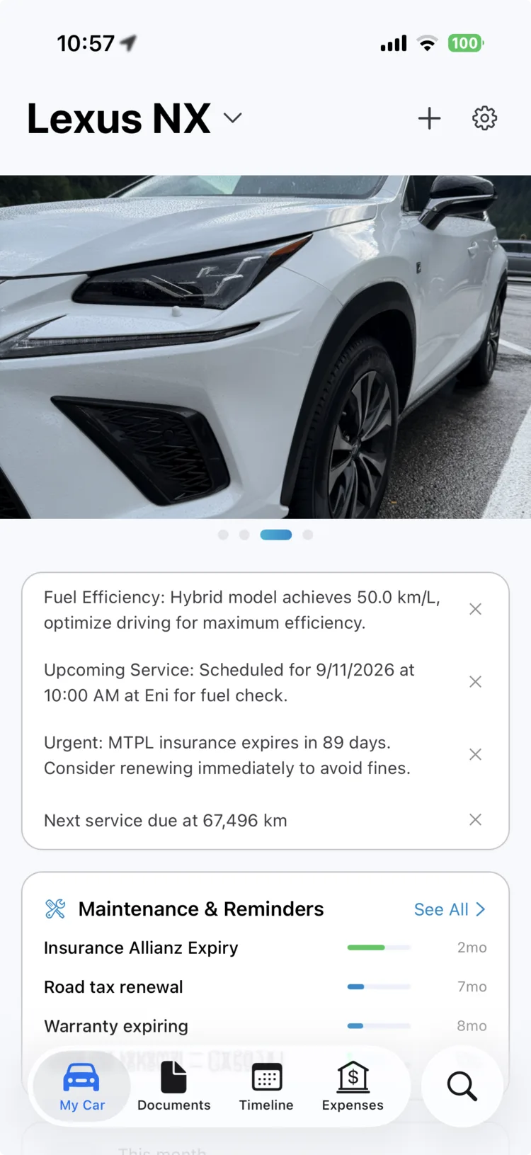Het scherm Mijn Auto van MyGarage voor een Lexus NX met drie inzichten van het toestel: brandstofefficiëntie, een aankomende onderhoudsbeurt en een verzekering die over 89 dagen verloopt