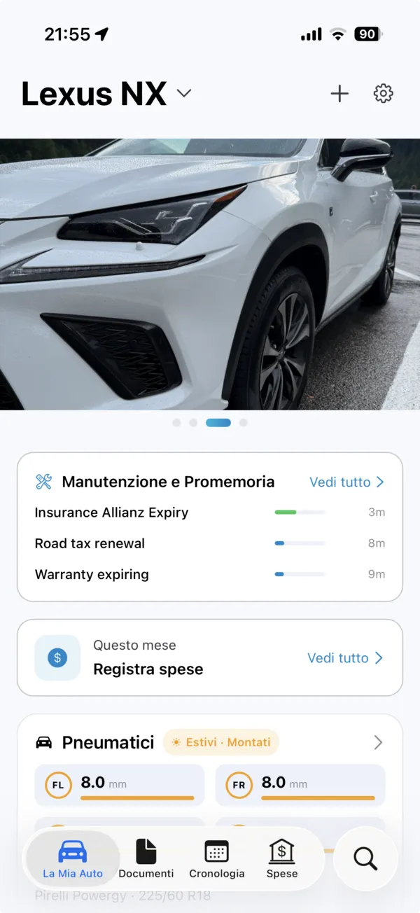 La schermata iniziale di MyGarage per una Lexus NX, con promemoria di scadenza, spese e profondità del battistrada