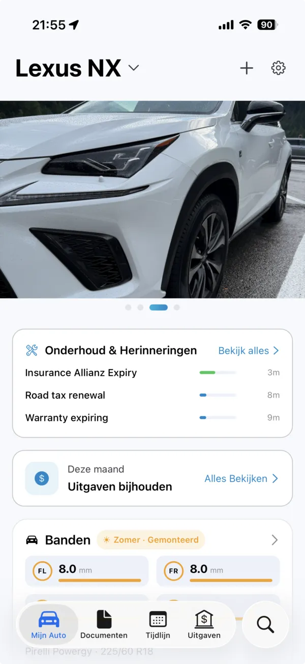 Het MyGarage-startscherm voor een Lexus NX, met herinneringen voor verlengingen, uitgaven en profieldiepte van de banden