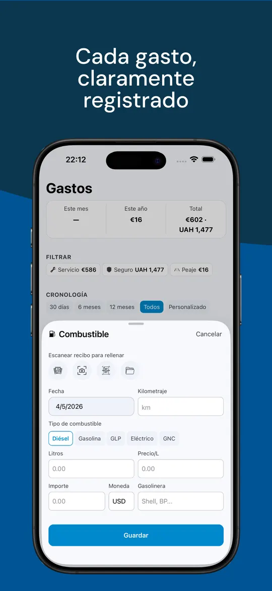 Resumen de gastos del coche mientras se añade un servicio desde un recibo escaneado